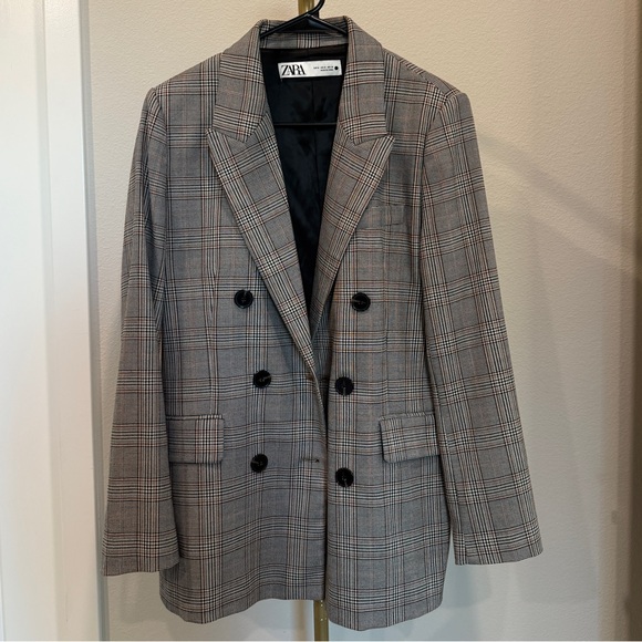 Zara Jackets & Blazers - ZARA Women’s Gray Glen Plaid Double-Breasted Blazer with Black Buttons (size M)